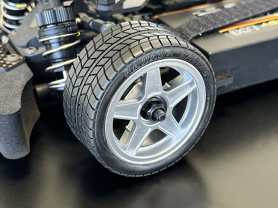 市販のメッキ調スプレーにて塗装した例